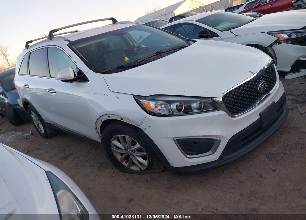 2016 KIA SORENTO 3.3L LX VIN: 5XYPG4A5XGG131632