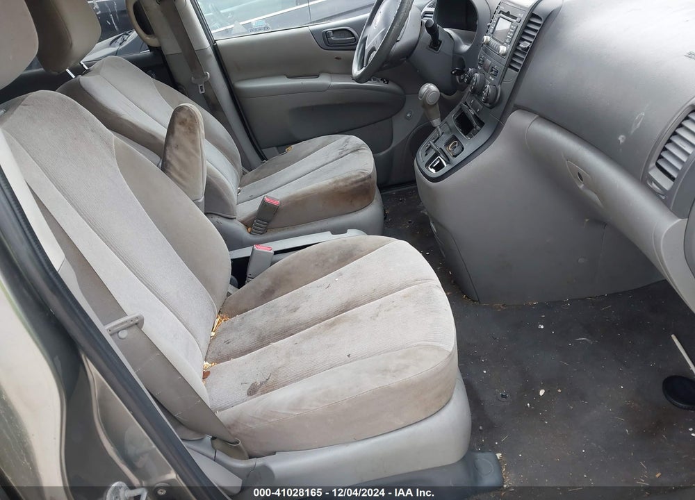 2011 KIA SEDONA LX VIN: KNDMG4C77B6388096