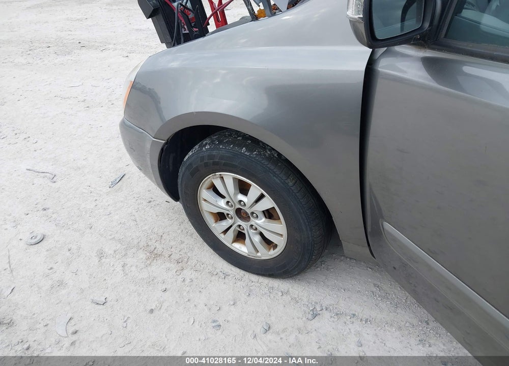 2011 KIA SEDONA LX VIN: KNDMG4C77B6388096