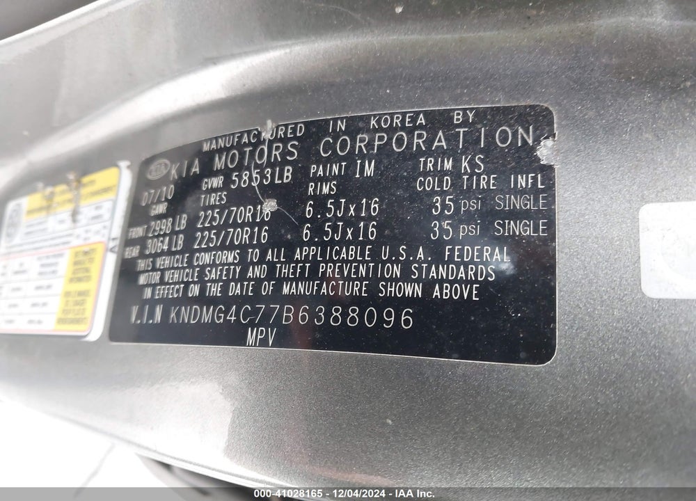 2011 KIA SEDONA LX VIN: KNDMG4C77B6388096