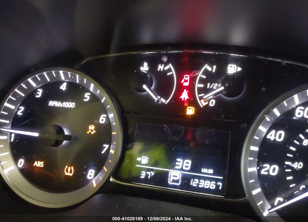 2015 NISSAN SENTRA SV VIN: 3N1AB7AP7FY328083