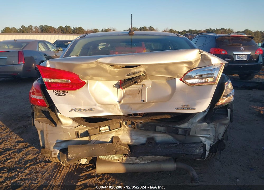 2016 FORD FOCUS SE VIN: 1FADP3F22GL318126
