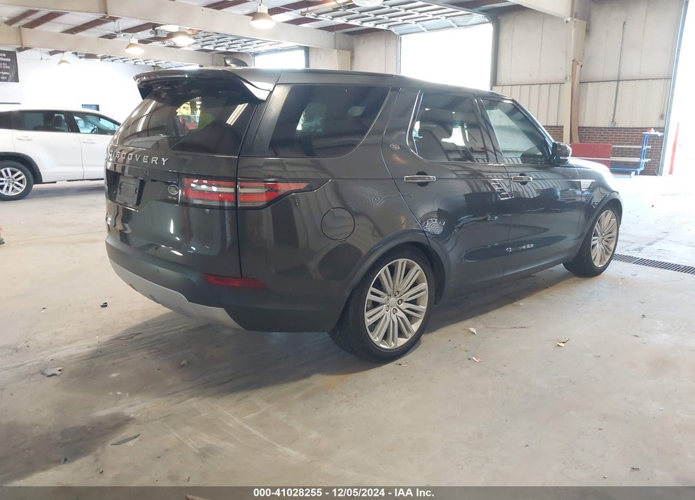 2018 LAND ROVER DISCOVERY HSE LUXURY VIN: SALRT2RK3JA054783
