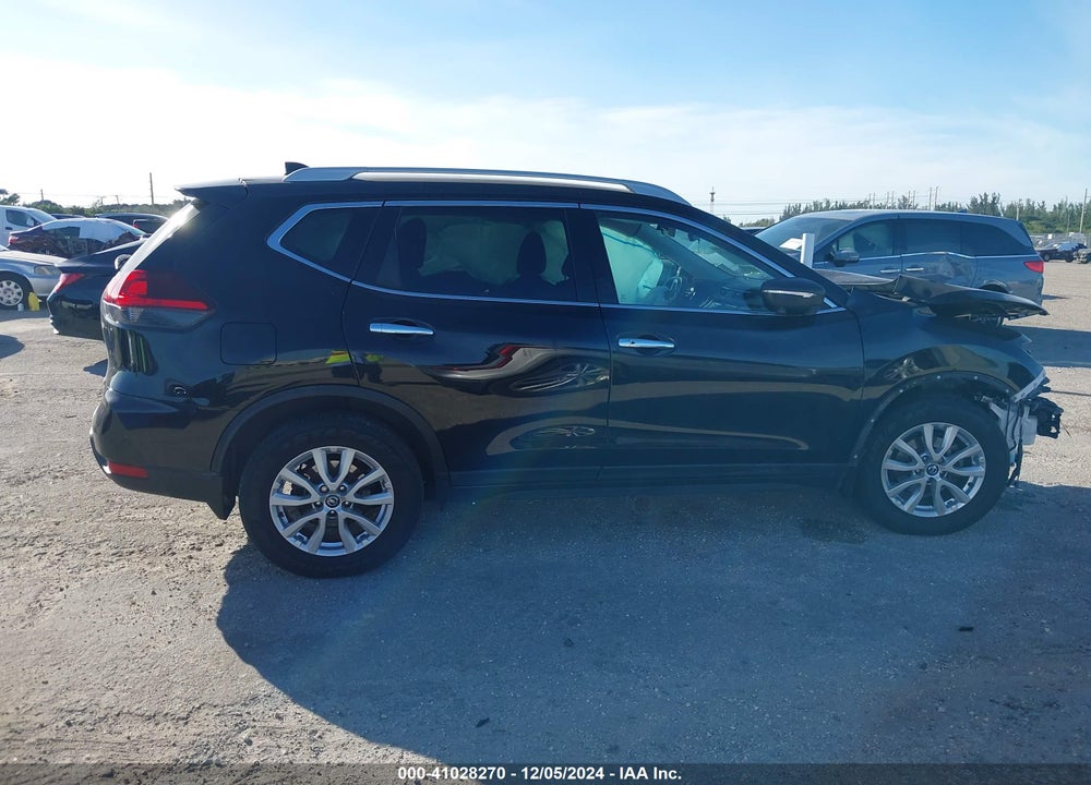 2018 NISSAN ROGUE SV VIN: 5N1AT2MT2JC827912