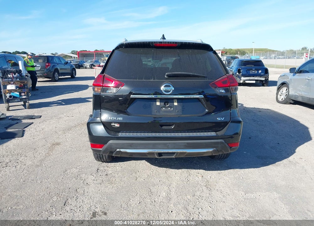 2018 NISSAN ROGUE SV VIN: 5N1AT2MT2JC827912