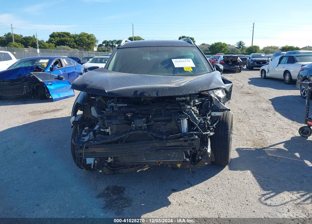 2018 NISSAN ROGUE SV VIN: 5N1AT2MT2JC827912