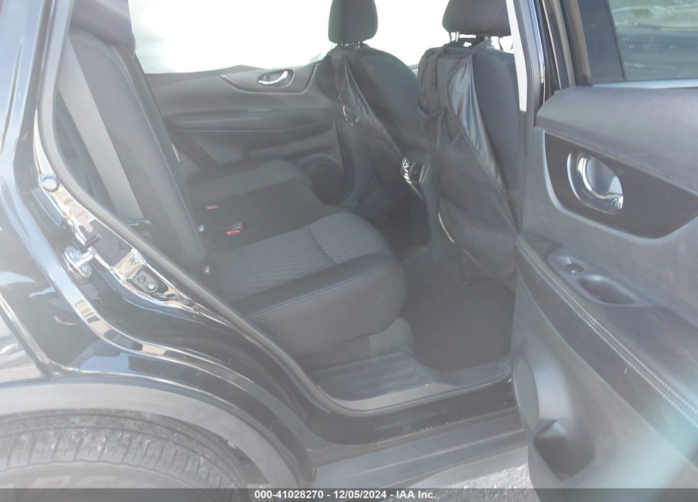2018 NISSAN ROGUE SV VIN: 5N1AT2MT2JC827912