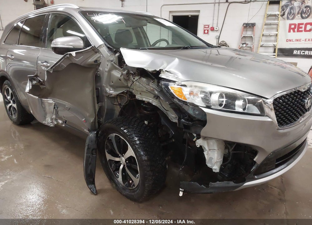 2016 KIA SORENTO 2.0T EX VIN: 5XYPHDA17GG022717