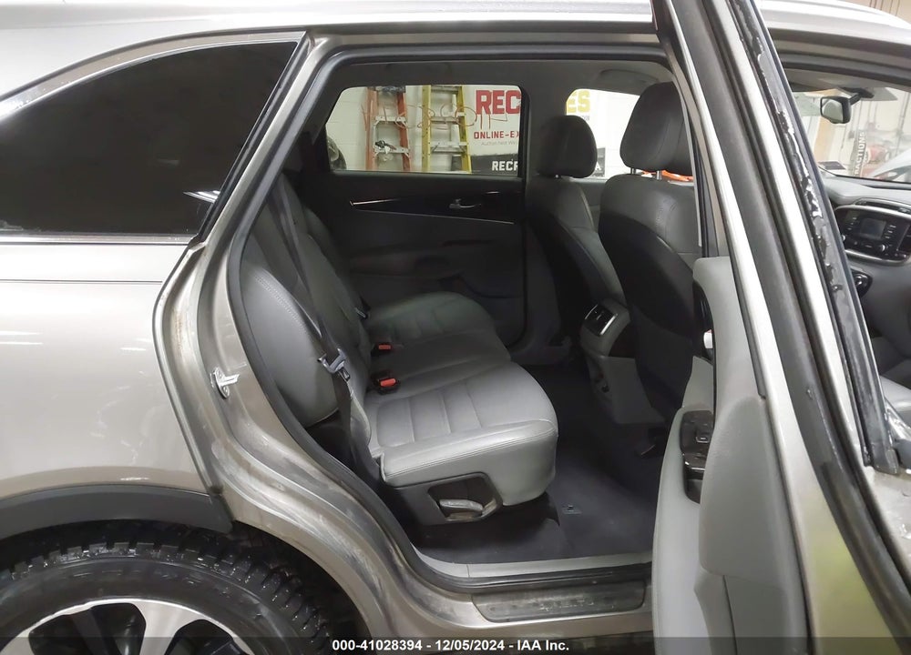 2016 KIA SORENTO 2.0T EX VIN: 5XYPHDA17GG022717