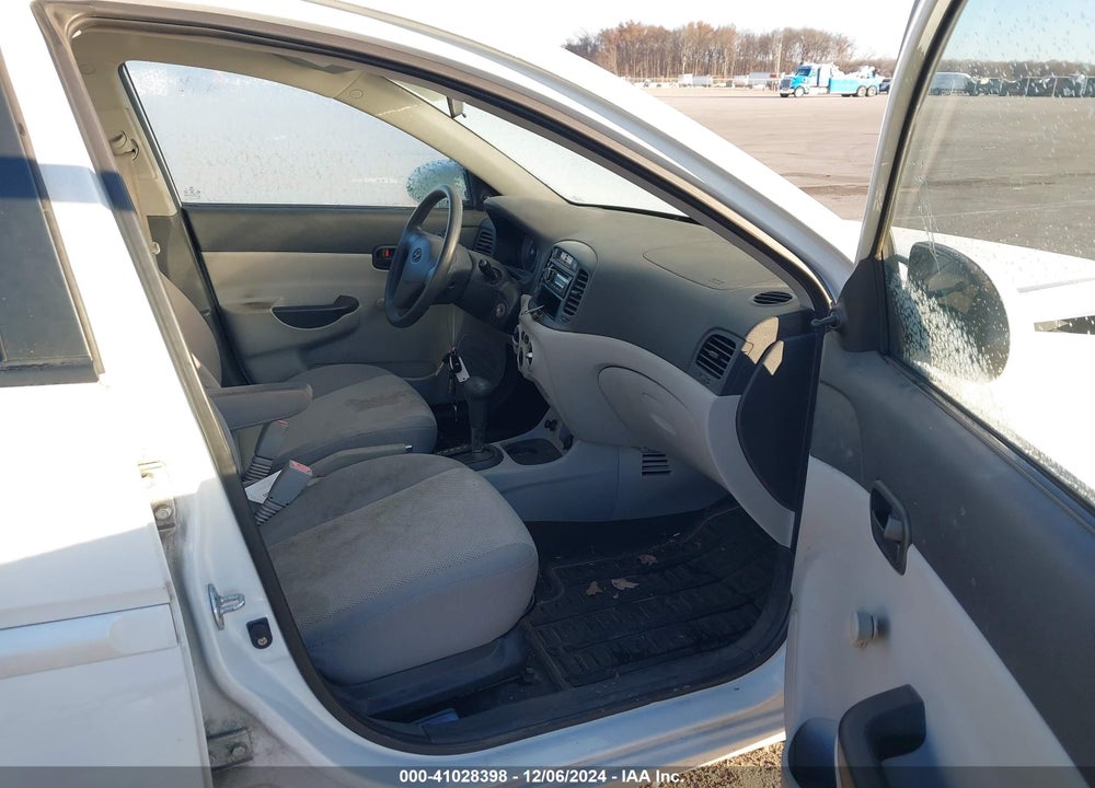 2009 HYUNDAI ACCENT GLS VIN: KMHCN46C19U369829