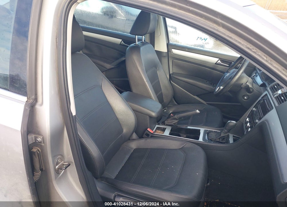 2012 VOLKSWAGEN PASSAT 2.0L TDI SE VIN: 1VWBN7A32CC033397