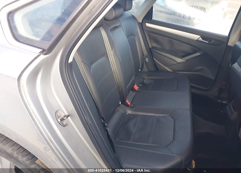 2012 VOLKSWAGEN PASSAT 2.0L TDI SE VIN: 1VWBN7A32CC033397