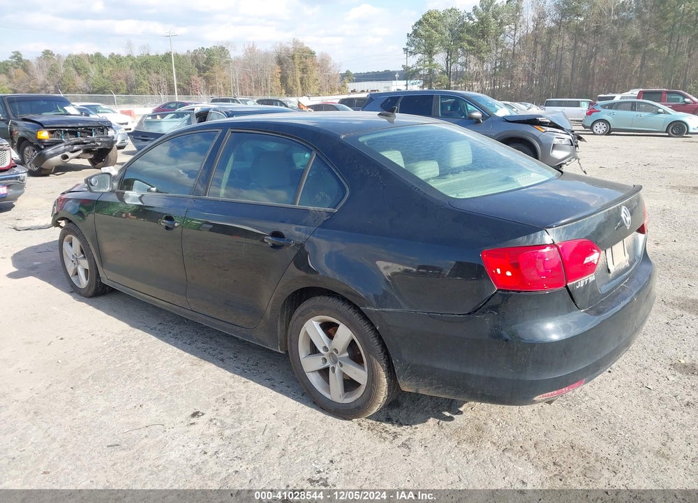 2012 VOLKSWAGEN JETTA TDI VIN: 3VWLL7AJ8CM334389