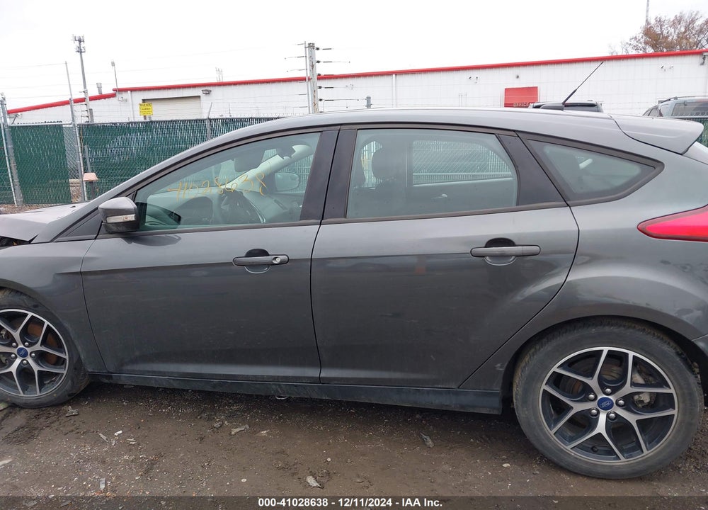 2018 FORD FOCUS SEL VIN: 1FADP3M28JL310400