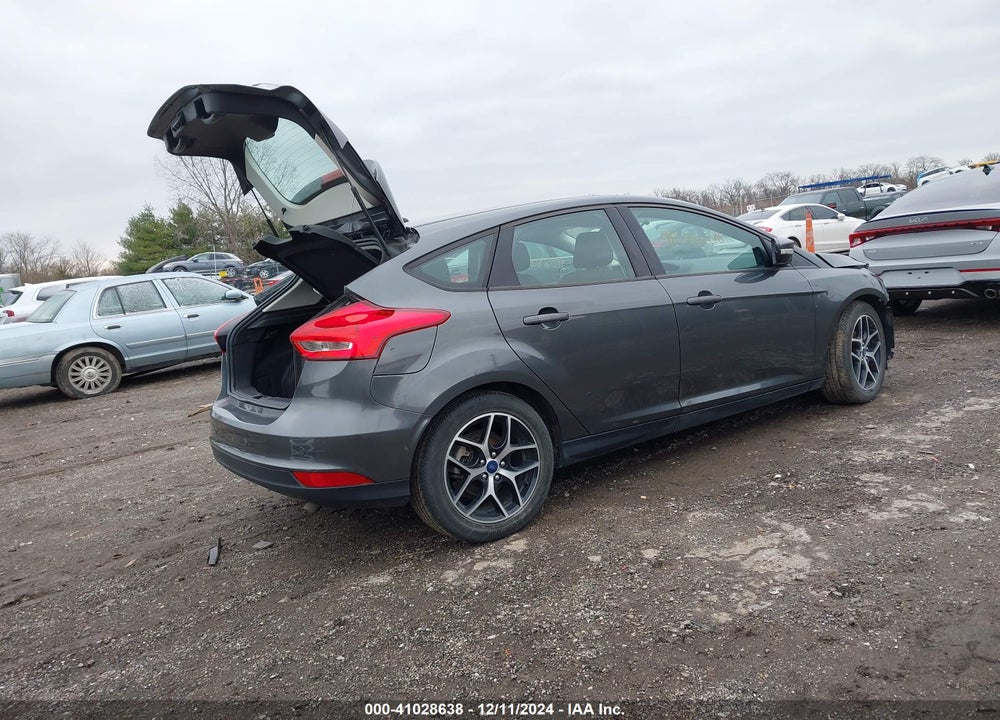 2018 FORD FOCUS SEL VIN: 1FADP3M28JL310400