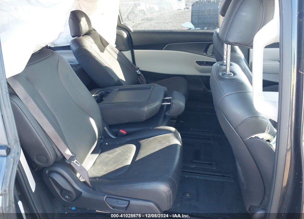 2023 KIA CARNIVAL MPV LX SEAT PACKAGE VIN: KNDNB4H34P6208248