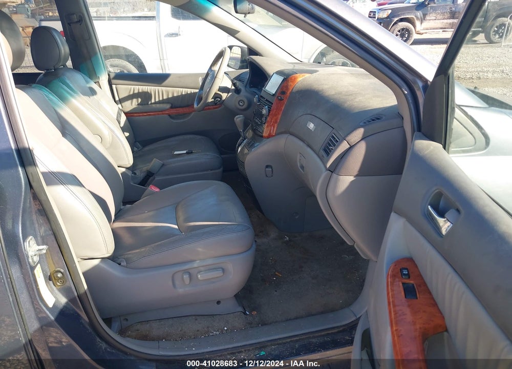 2008 TOYOTA SIENNA VIN: 5TDZK22C08S223667