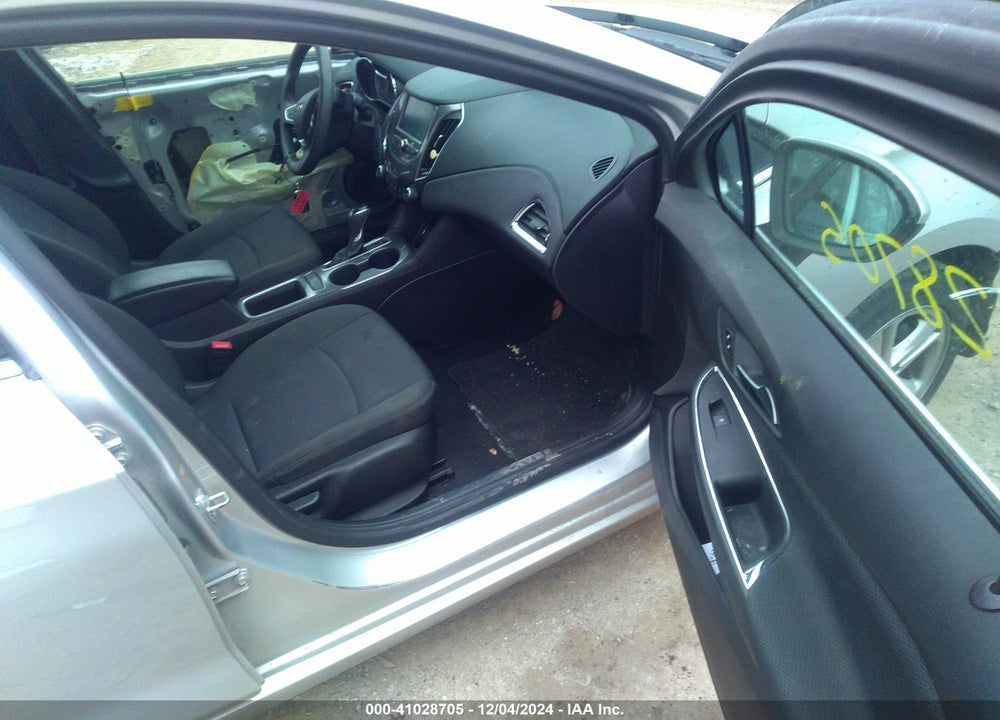 2017 CHEVROLET CRUZE LT AUTO VIN: 3G1BE6SMXHS549800