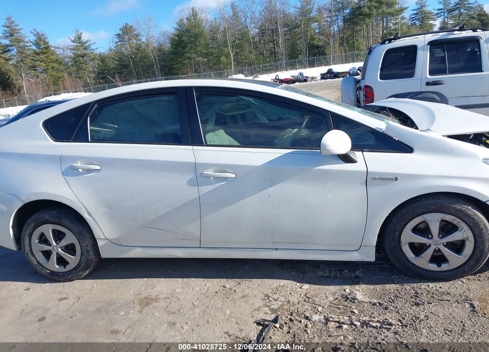 2013 TOYOTA PRIUS THREE VIN: JTDKN3DU2D5681988