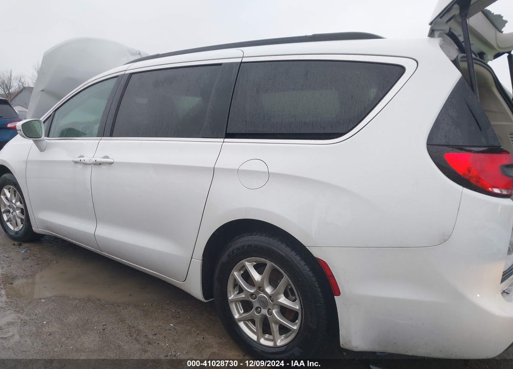 2022 CHRYSLER PACIFICA TOURING L VIN: 2C4RC1BG8NR142835