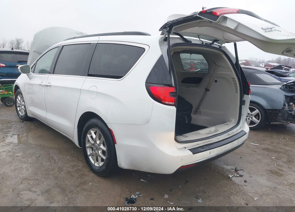 2022 CHRYSLER PACIFICA TOURING L VIN: 2C4RC1BG8NR142835