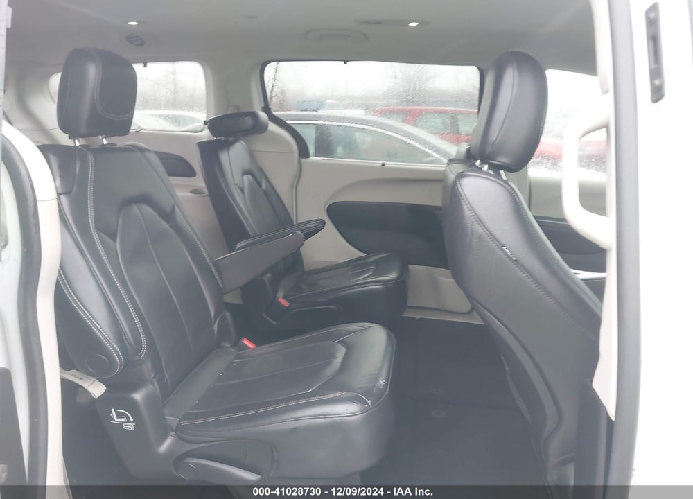 2022 CHRYSLER PACIFICA TOURING L VIN: 2C4RC1BG8NR142835