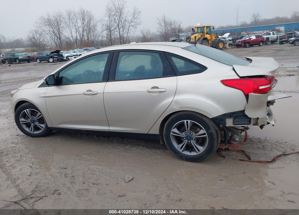 2018 FORD FOCUS SE VIN: 1FADP3FE2JL235197