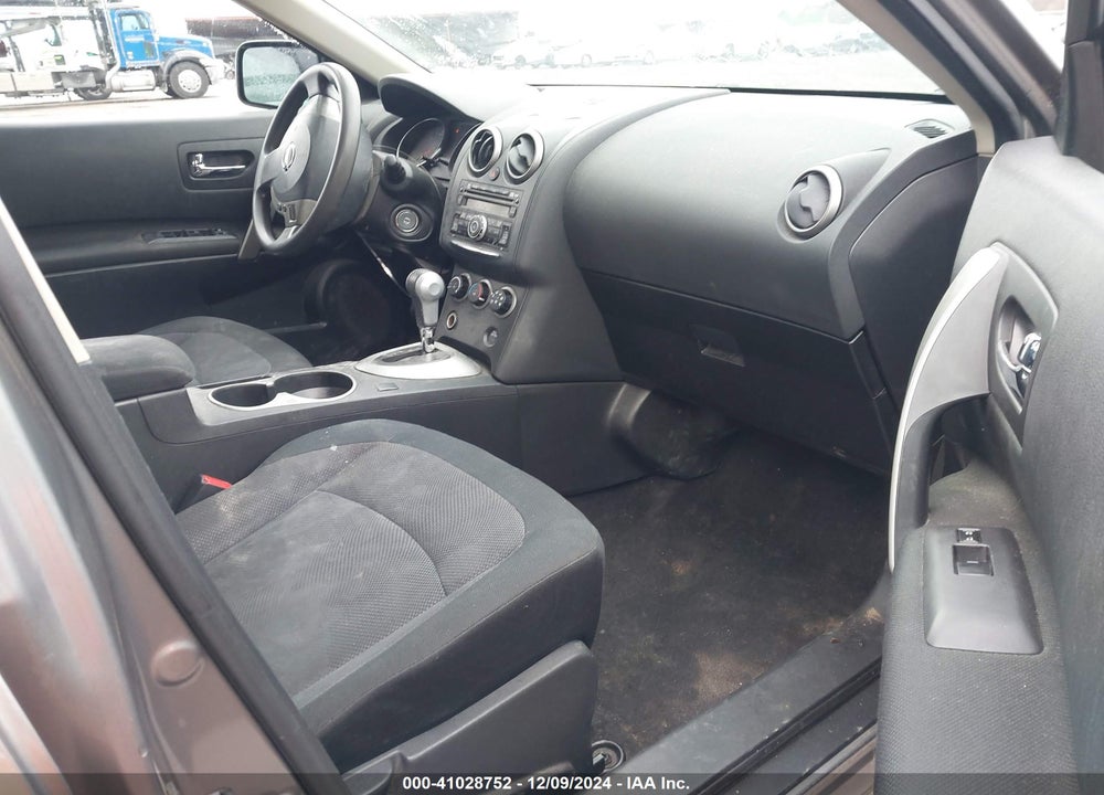2013 NISSAN ROGUE S VIN: JN8AS5MV4DW648157