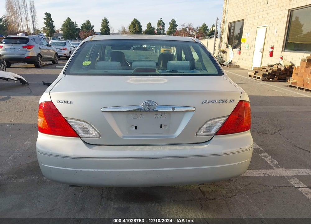 2001 TOYOTA AVALON XL VIN: 4T1BF28B51U146487