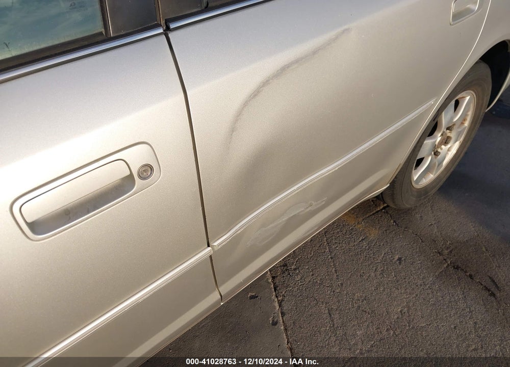 2001 TOYOTA AVALON XL VIN: 4T1BF28B51U146487
