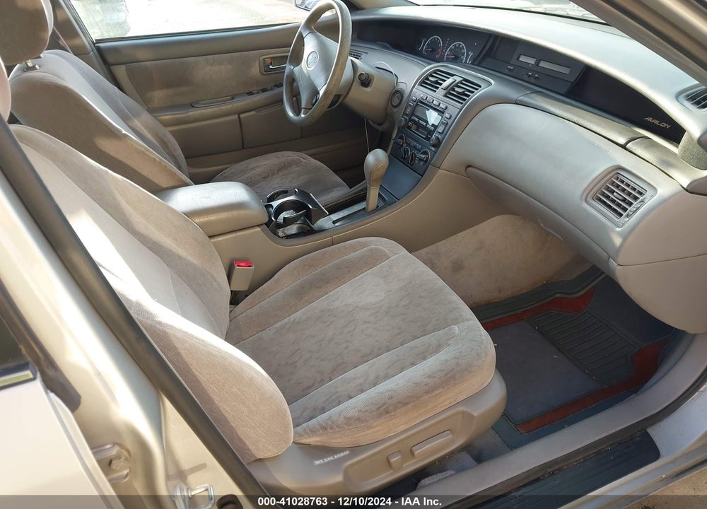 2001 TOYOTA AVALON XL VIN: 4T1BF28B51U146487