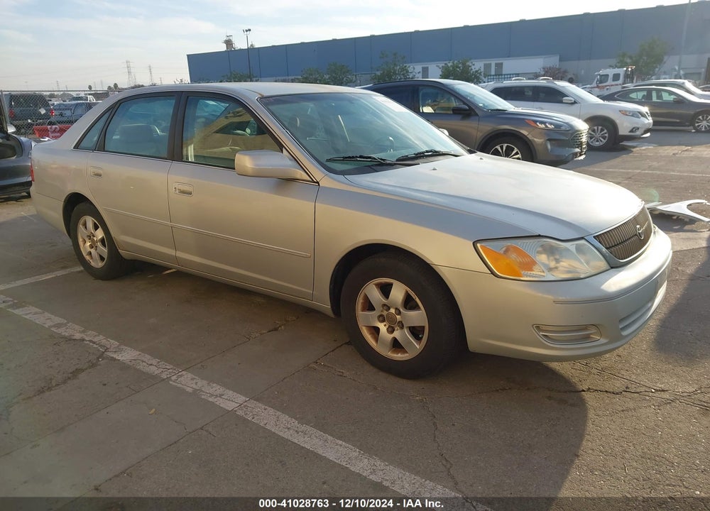 2001 TOYOTA AVALON XL VIN: 4T1BF28B51U146487