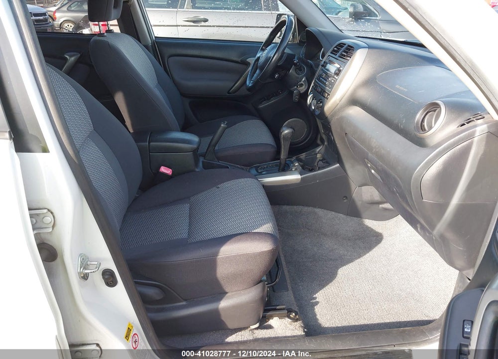 2005 TOYOTA RAV4 VIN: JTEGD20VX50071672