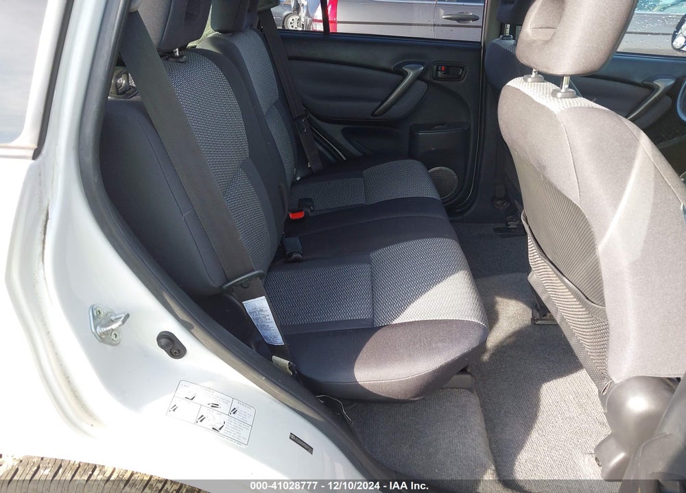 2005 TOYOTA RAV4 VIN: JTEGD20VX50071672