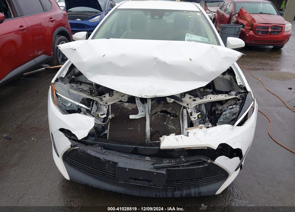 2018 TOYOTA COROLLA LE VIN: 2T1BURHE3JC051274