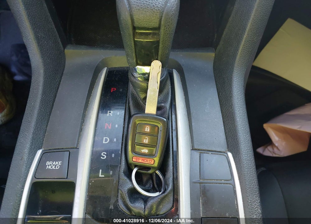2019 HONDA CIVIC LX VIN: 19XFC2F66KE202361