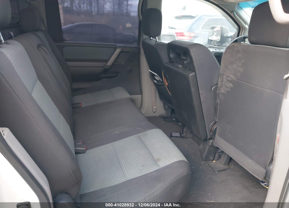 2004 NISSAN TITAN SE VIN: 1N6AA07B14N565369