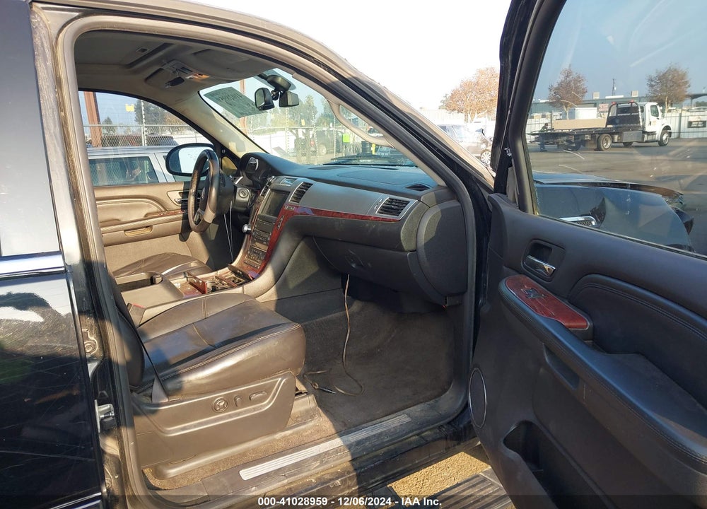 2009 CADILLAC ESCALADE STANDARD VIN: 1GYFK23209R257725