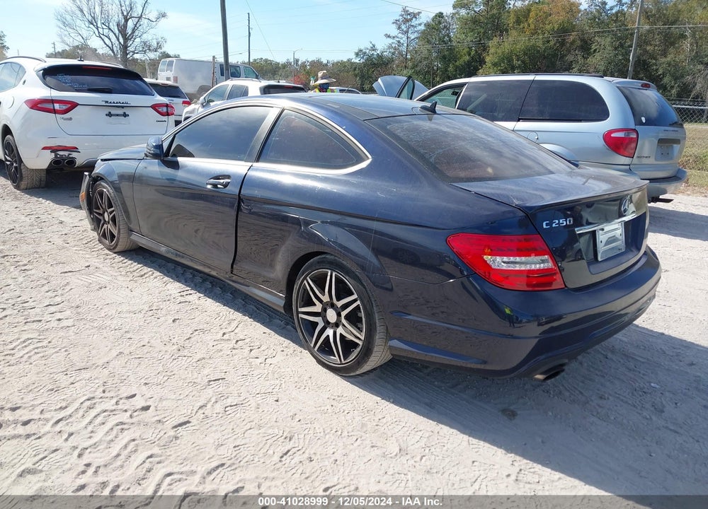 2013 MERCEDES-BENZ C 250 VIN: WDDGJ4HB7DG067626