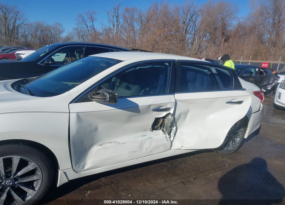 2017 NISSAN ALTIMA 2.5 SV VIN: 1N4AL3AP0HC284237