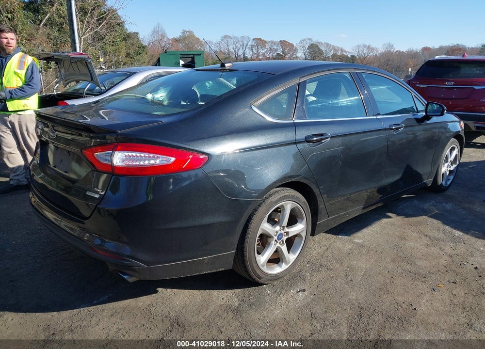 2015 FORD FUSION SE VIN: 3FA6P0HD9FR211127