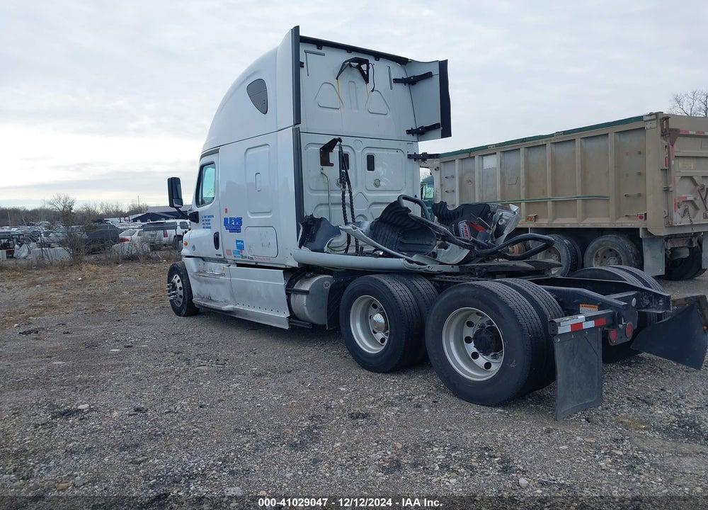 2016 FREIGHTLINER CASCADIA 125 VIN: 3AKJGLDR7GSGW8462