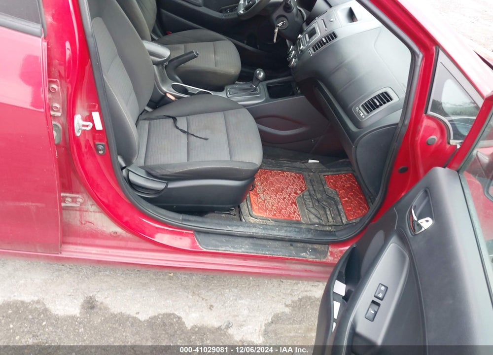 2015 KIA FORTE VIN: KNAFX4A61F5399817