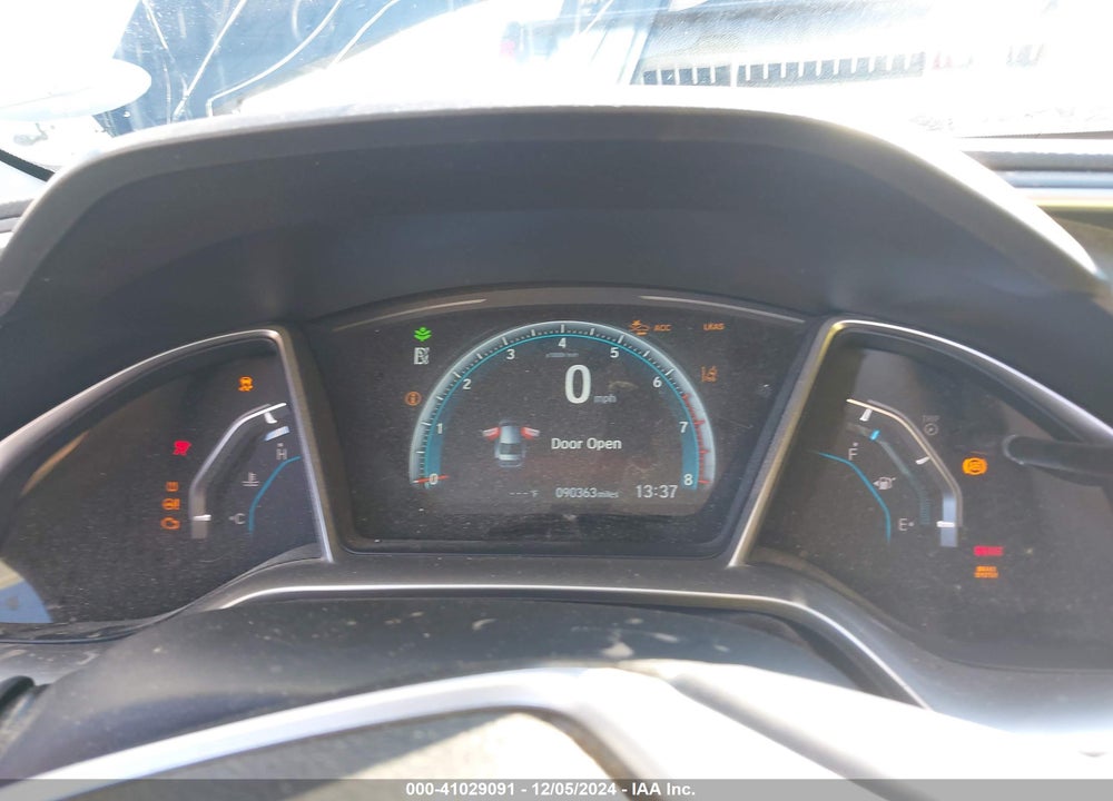 2018 HONDA CIVIC TOURING VIN: JHMFC1F98JX026110
