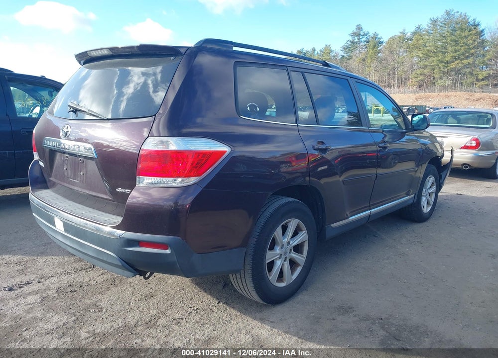 2011 TOYOTA HIGHLANDER SE VIN: 5TDBK3EHXBS041500
