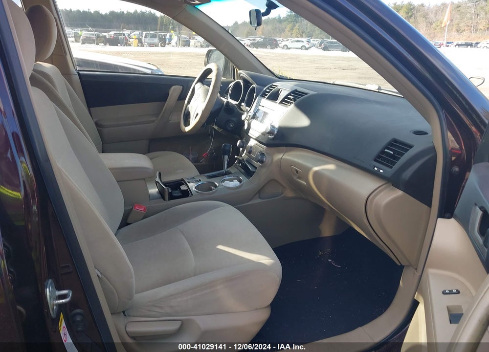 2011 TOYOTA HIGHLANDER SE VIN: 5TDBK3EHXBS041500