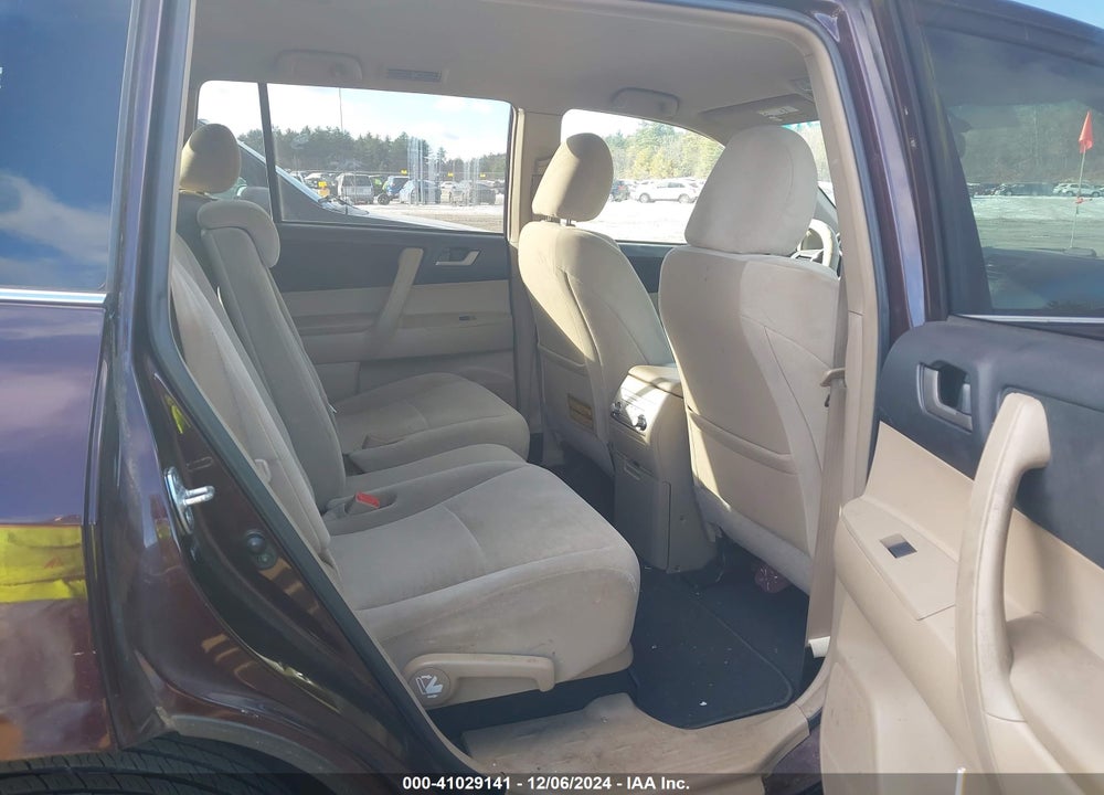 2011 TOYOTA HIGHLANDER SE VIN: 5TDBK3EHXBS041500