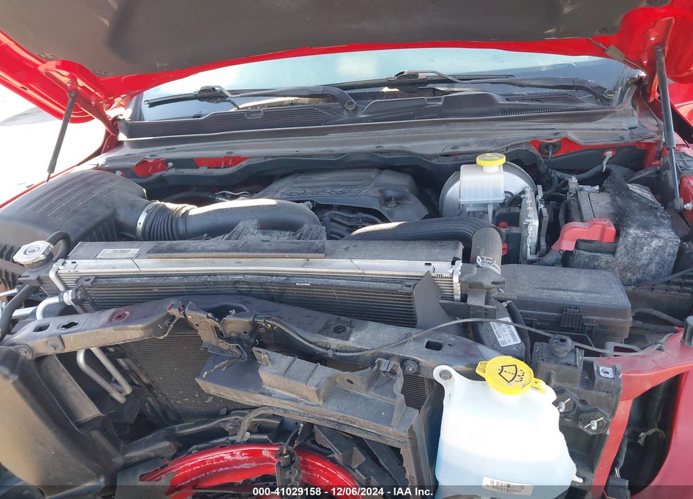 2019 RAM 1500 LAIE  4X4 6'4 BOX VIN: 1C6SRFDT6KN567333