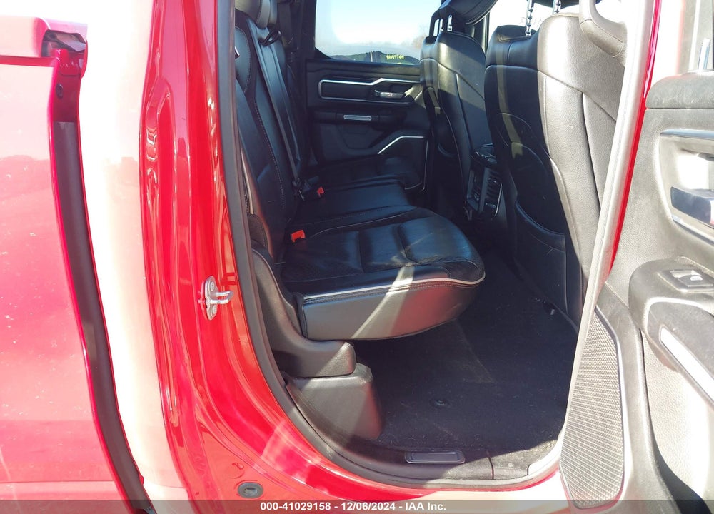 2019 RAM 1500 LAIE  4X4 6'4 BOX VIN: 1C6SRFDT6KN567333