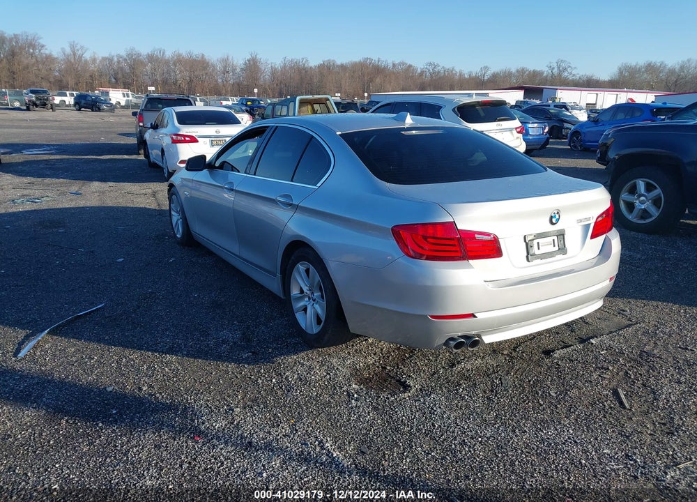 2011 BMW 528I VIN: WBAFR1C58BC747163